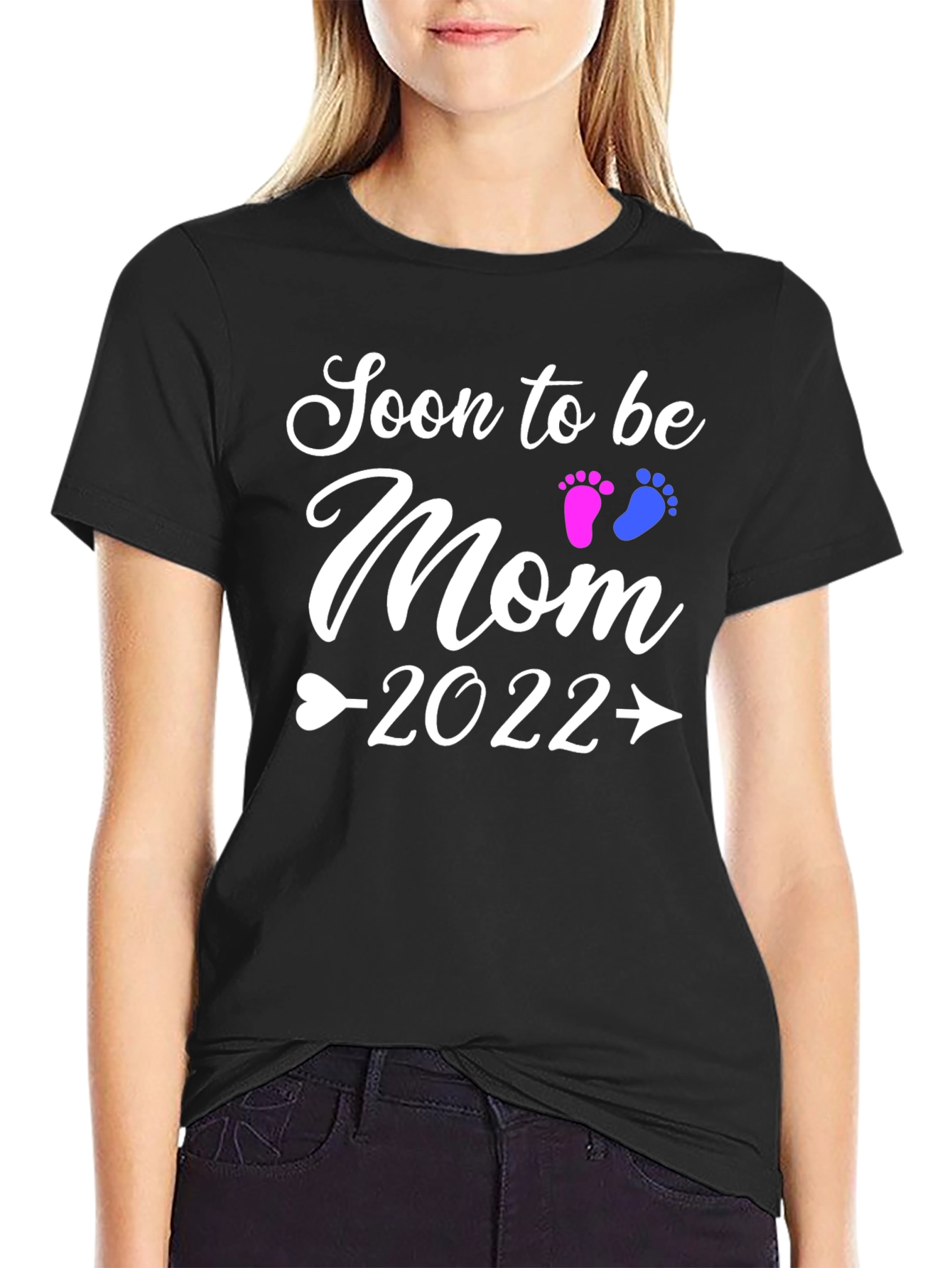 Soon To Be Mom 2022 T-Shirt Pregnancy Announcement